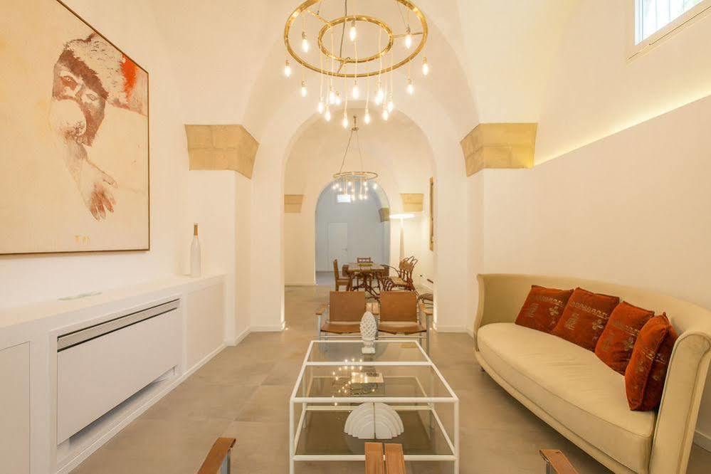 Le Bifore Charming House Lecce Exterior foto