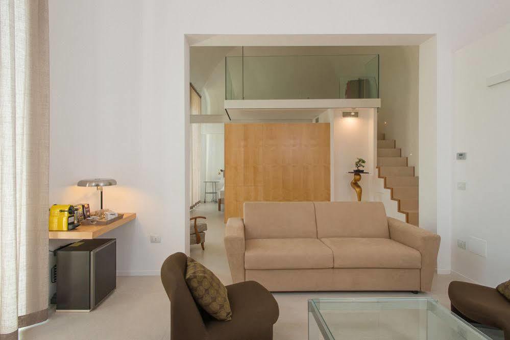 Le Bifore Charming House Lecce Exterior foto